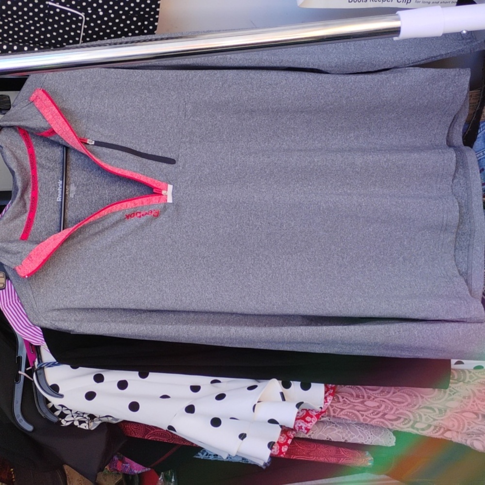 {$8 BUNDLED} REEBOK Pull Over Active Wear Quarter Zip Top(CS)
